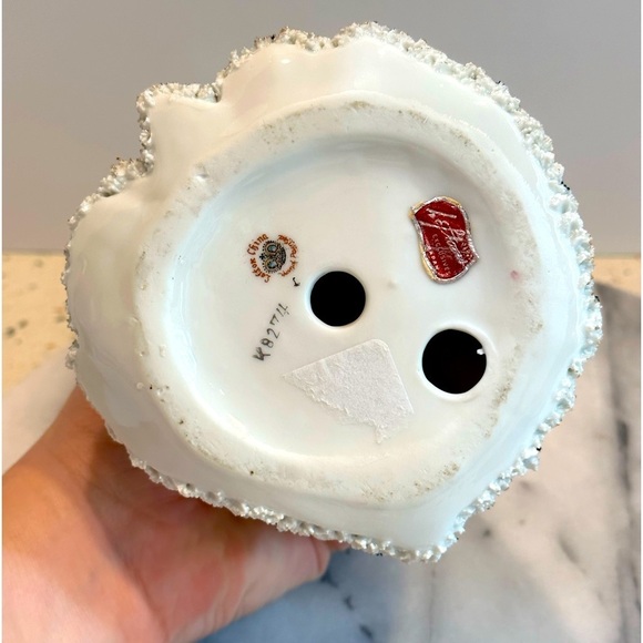 VTG‎ Victorian Lefton Porcelain Figurine Lady in Long Winter Coat Spaghetti Trim - Picture 6 of 10